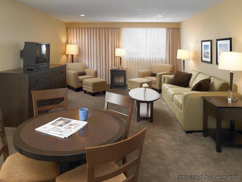Baymont By Wyndham Red Deer Hotell Rom bilde