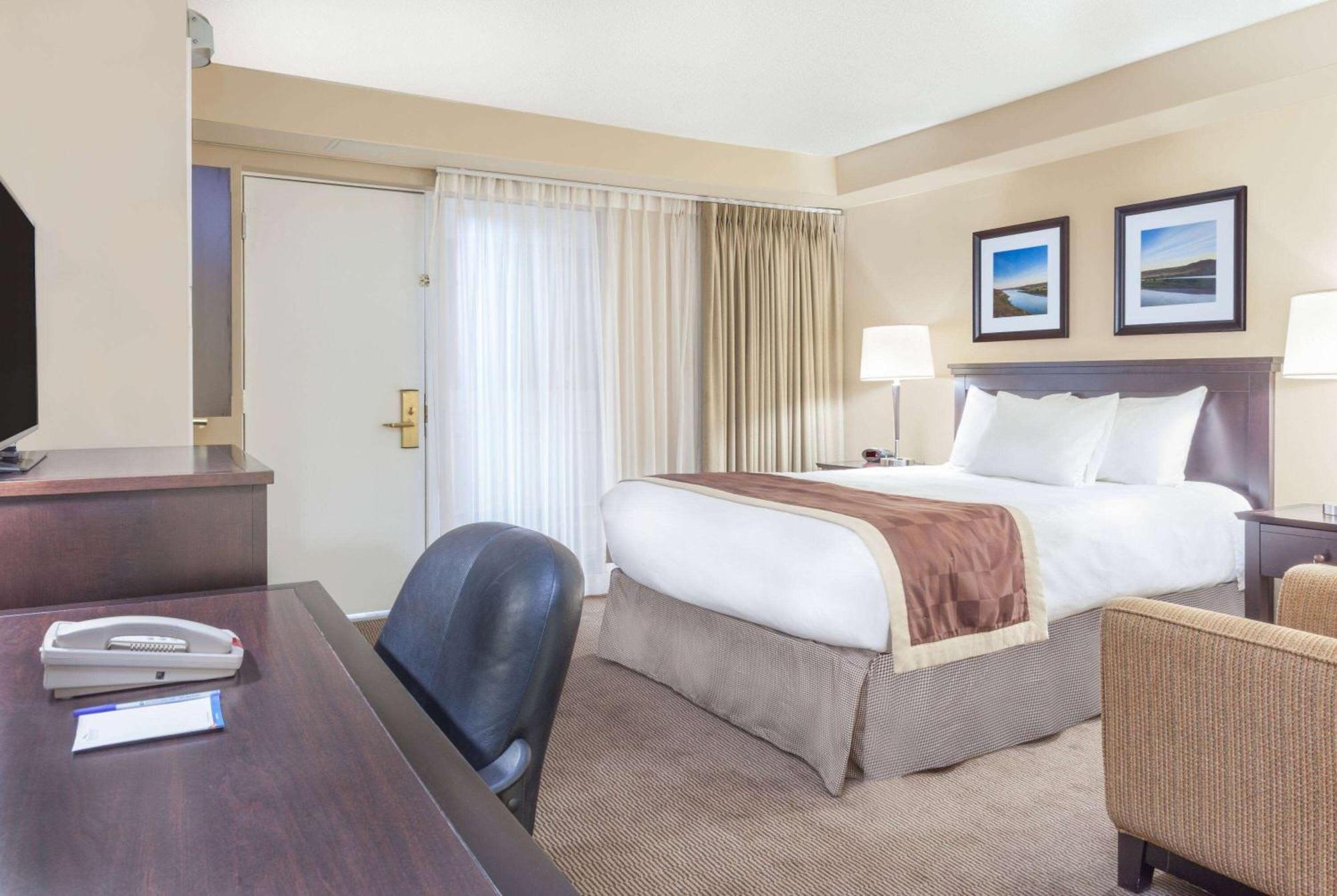 Baymont By Wyndham Red Deer Hotell Eksteriør bilde