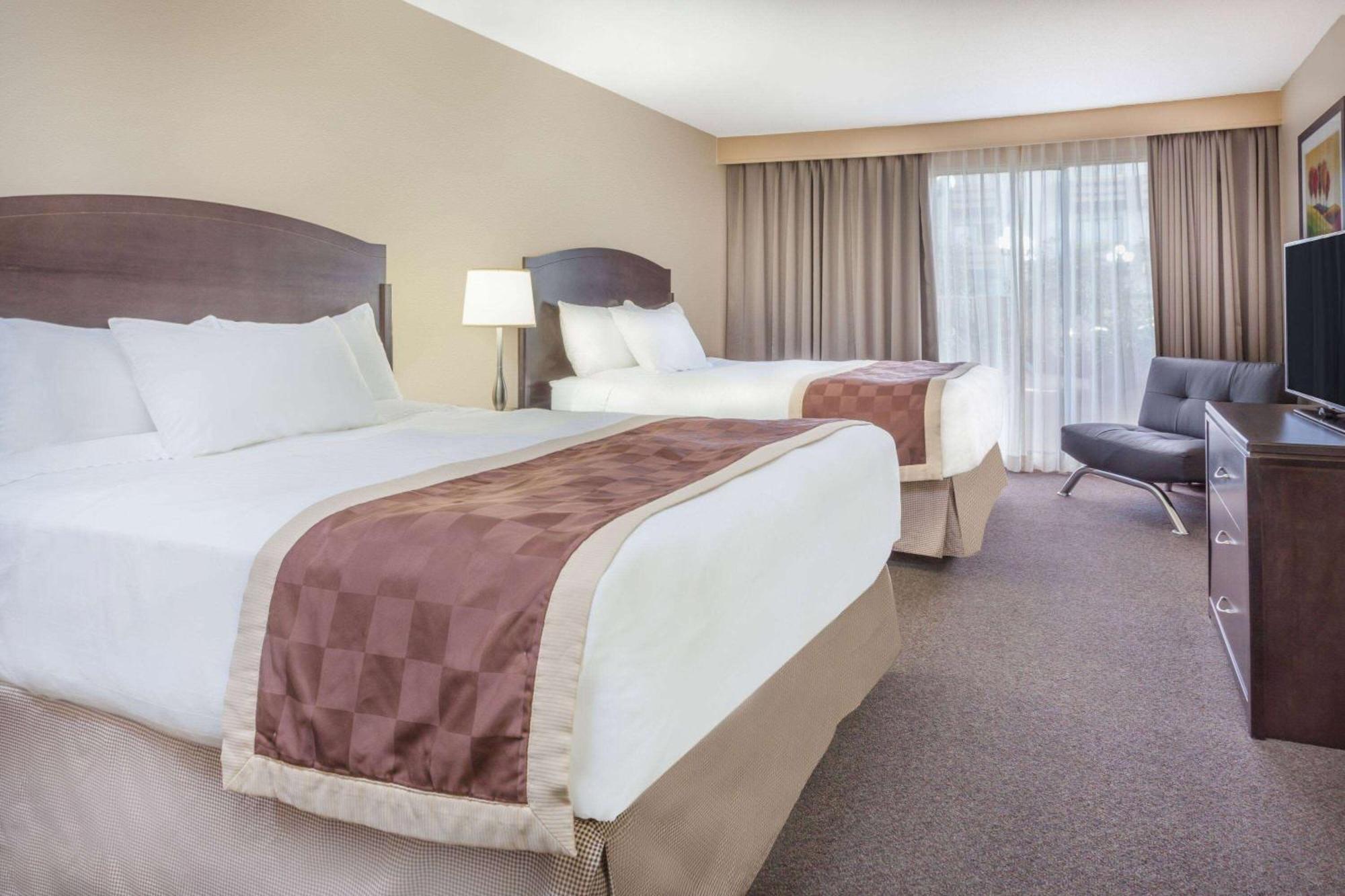 Baymont By Wyndham Red Deer Hotell Eksteriør bilde