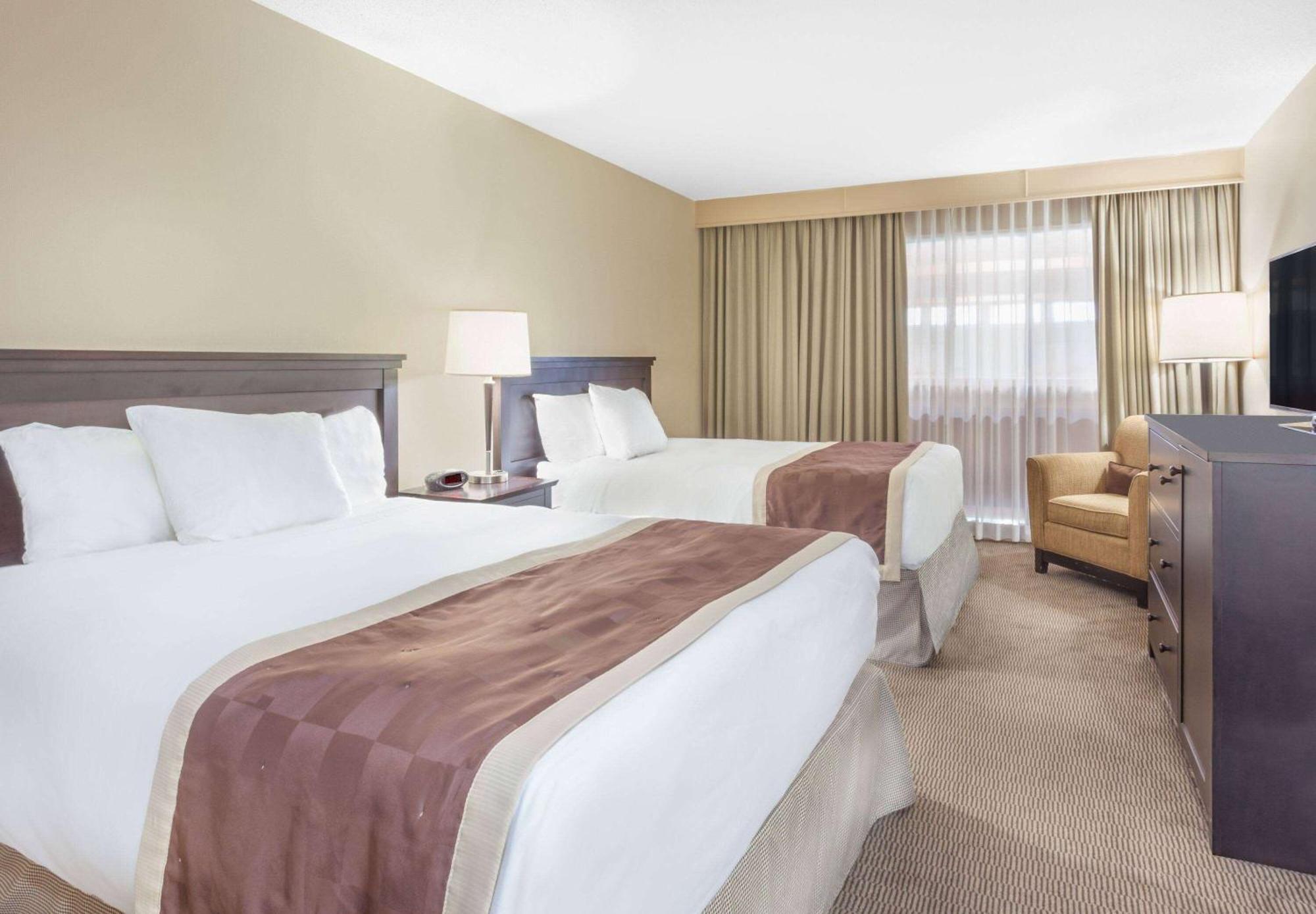 Baymont By Wyndham Red Deer Hotell Eksteriør bilde